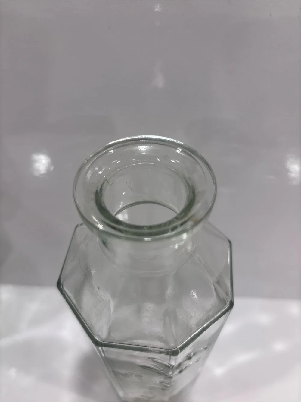 Vintage Smirnoff Embossed Hexagonal Glass Decanter / Vodka Bottle – Clear Glass - Picture 3 of 4